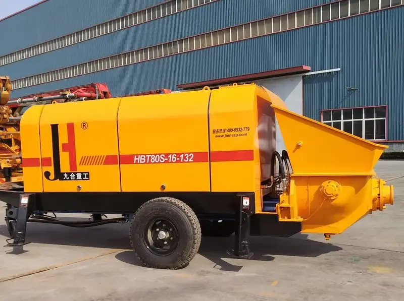 Máy bơm bê tông dạng tĩnh cũng rất phổ biến tại các công trường