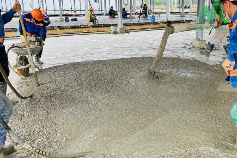 Đổ bê tông tươi: Khái niệm, báo giá & so sánh với bê tông tự trộn 4 do-be-tong-tuoi
