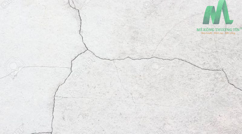 đổ bê tông tươi bị nứt