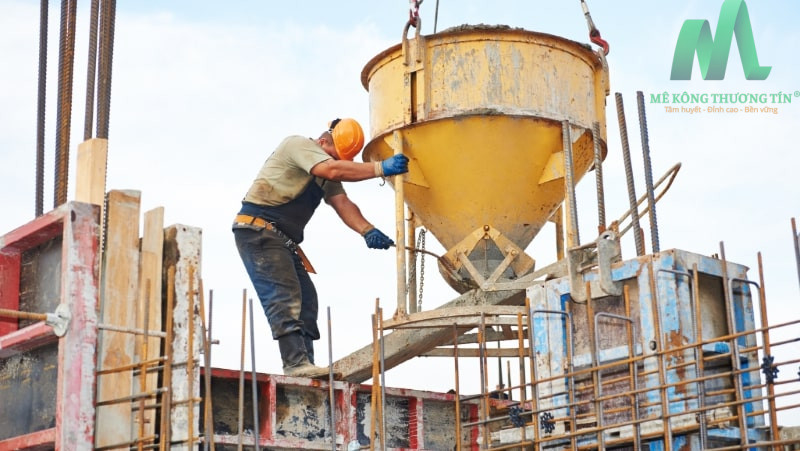 Giải quyết trường hợp đổ bê tông tươi xong thì gặp mưa Giải quyết trường hợp đổ bê tông tươi xong thì gặp mưa