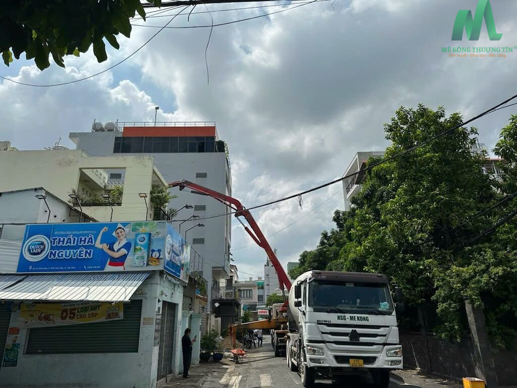 xe phun bê tông tươi