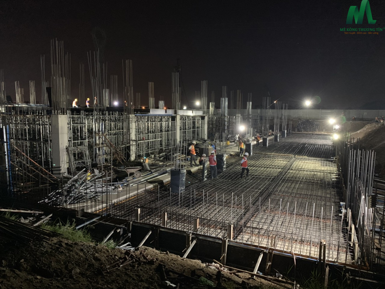 1 khối bê tông nặng bao nhiêu kg