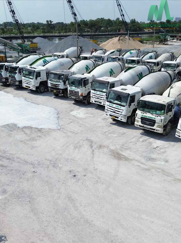 Các thành phần được cân đo chính xác và trộn đều theo tỷ lệ