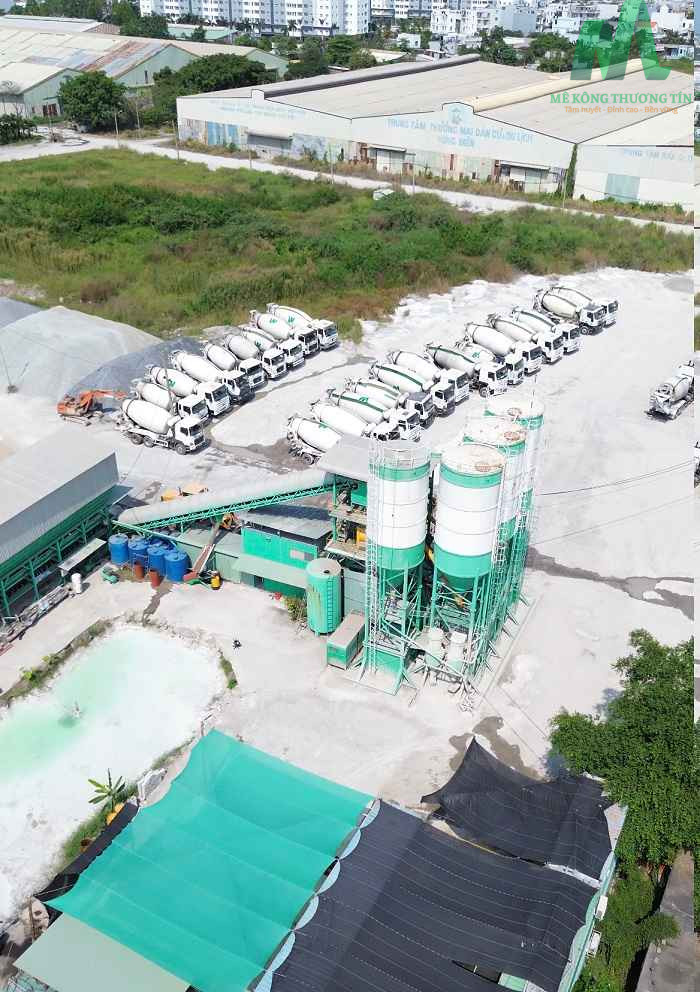 Bê tông mác 200 là gì? Ứng dụng & Hướng dẫn thi công đúng chuẩn 5 Sử dụng máy trộn bê tông để hỗn hợp được đảo đều