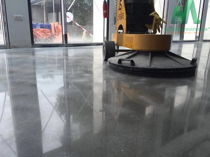 Đánh Bóng Sàn Bê Tông: Lợi ích và quy trình cần biết 5 Đánh bóng sàn bê tông