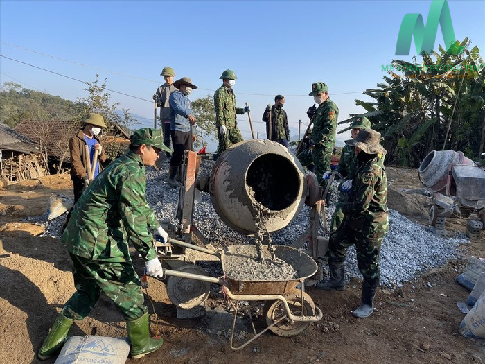 doi-do-be-tong-tay-0 đội đổ bê tông tay