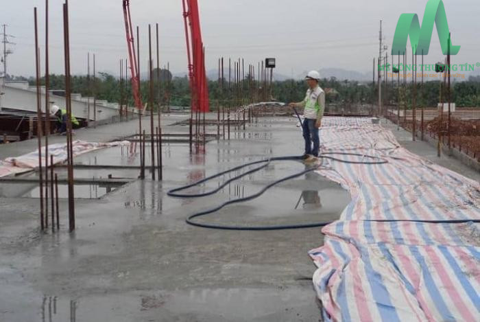 đổ bê tông sau bao lâu thì tưới nước