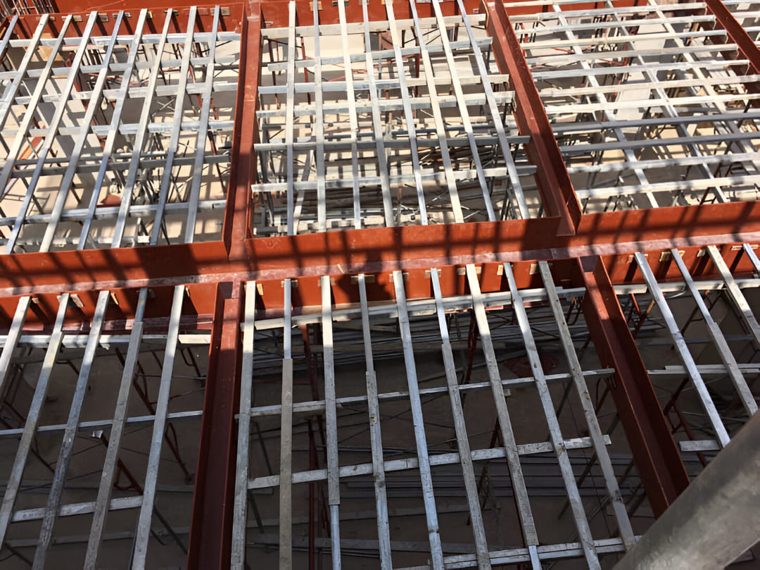 Bê tông đổ mái mác bao nhiêu là chuẩn? Hướng dẫn chi tiết 4 Cần đảm bảo hệ chống mái chắc chắn