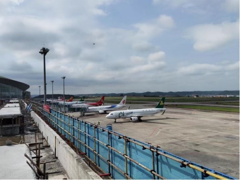 Thi công làm đường bê tông sân bay 