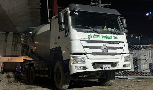 Báo Giá Bê Tông Tươi Quận 12 - Giá Cả Minh Bạch, Cung Ứng 24/7 3 Xe bồn trộn bê tông của Mê Kông Thương Tín