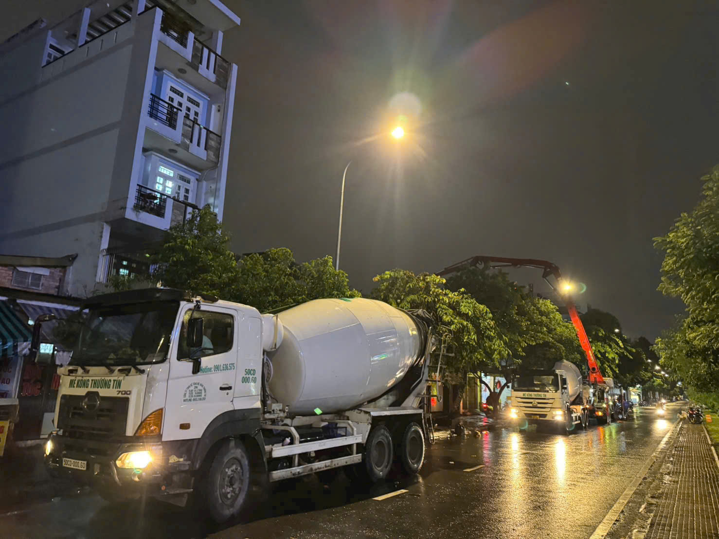 Xe bê tông tươi quận 4 của Mê Kông Thương Tín tại công trình thực tế