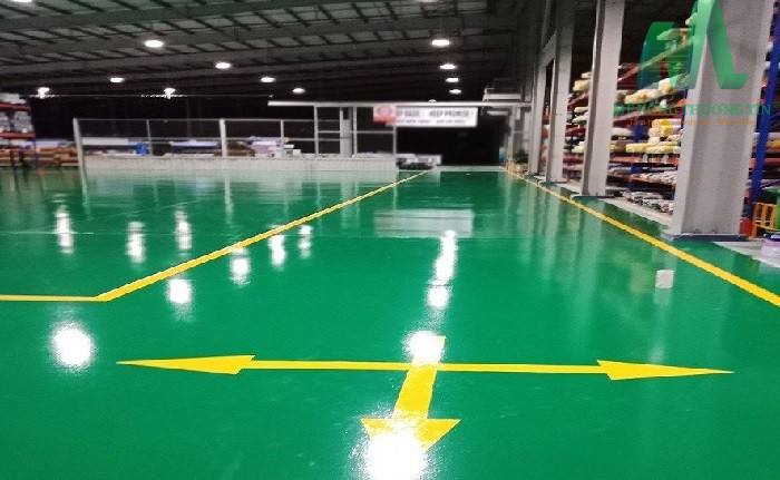 Điều gì ảnh hưởng báo giá thi công sơn sàn epoxy?