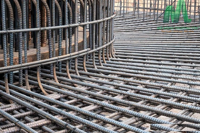 Thép chịu lực đặt trên hay dưới?