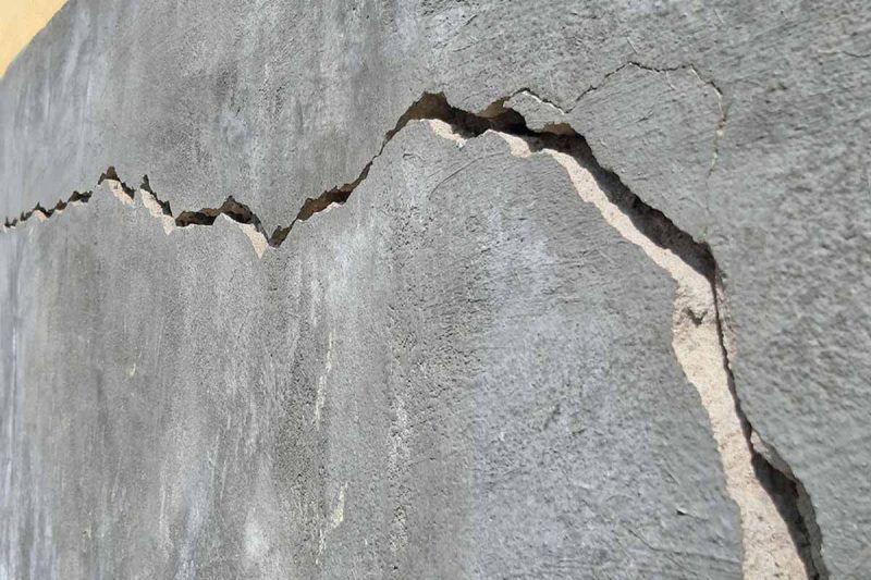 Xử lý vết nứt sâu ảnh hưởng đến kết cấu