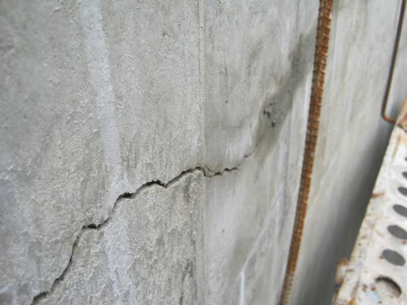 Co ngót bê tông gây nứt vỡ 