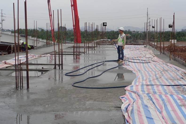 Bảo dưỡng bê tông sàn sau khi đổ bê tông