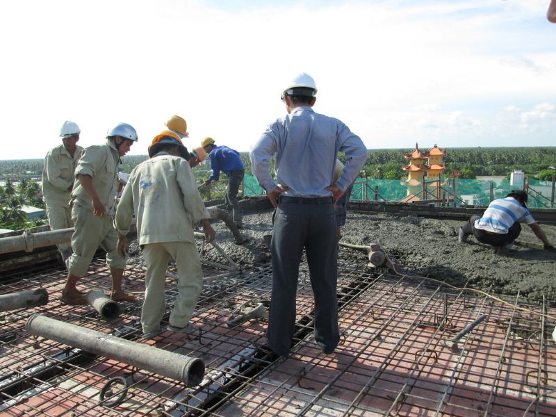 Đổ sàn bê tông trong công trình xây dựng