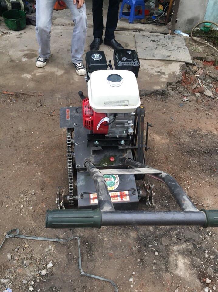 Vận hành máy băm nền bê tông