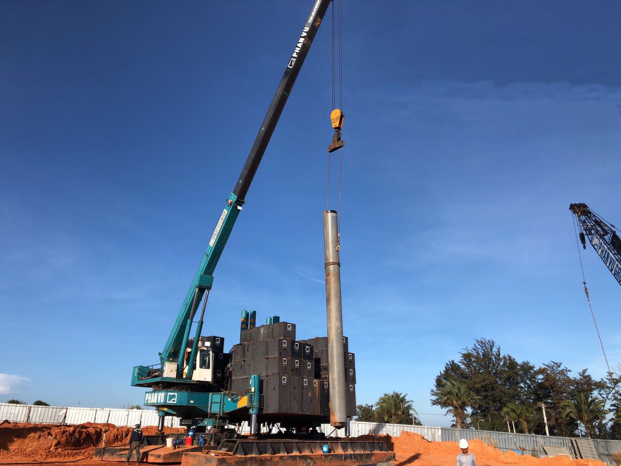 Đóng cọc bê tông trong xây dựng