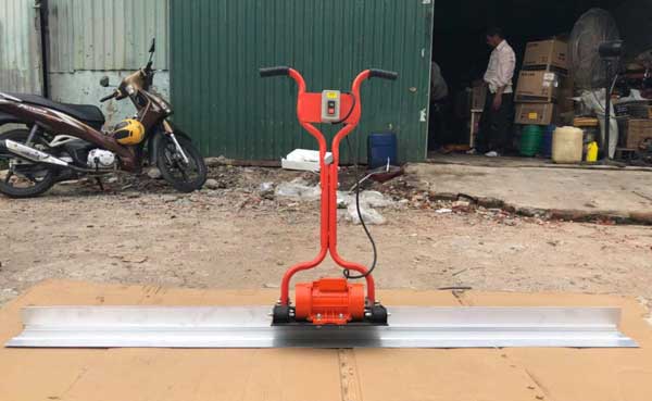 Máy đầm thước thiết bị chuyên dùng để đầm và làm phẳng bề mặt bê tông