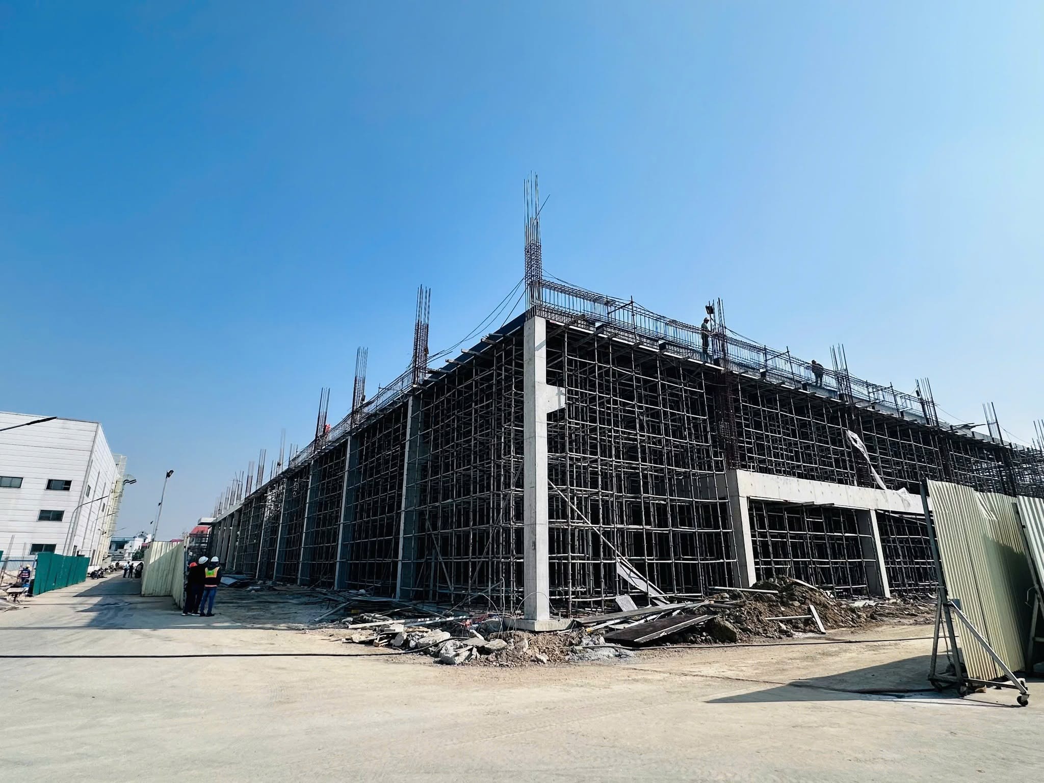 Các hạng mục thi công bê tông trong nhà máy điện tử