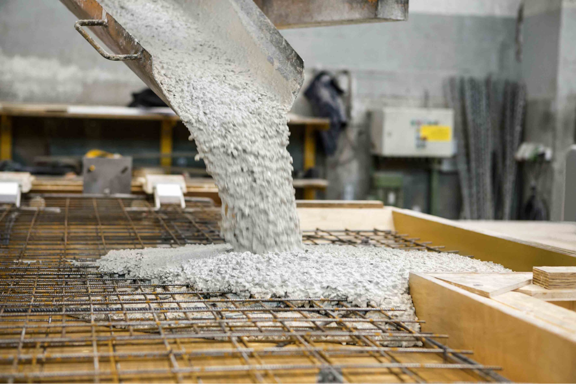 Công dụng của phụ gia siêu dẻo đối với bê tông tươi